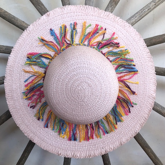 FLOPPY SUMMER🌞Pink Straw HAT w/ Boho Fringe NEW!! - Picture 2 of 8